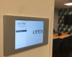 digital-signage-for-conference-room-scheduling