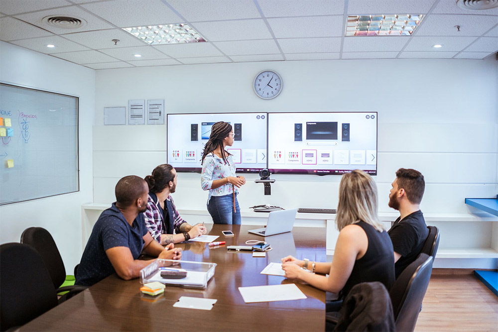 enhance-collaboration-with-video-conferencing